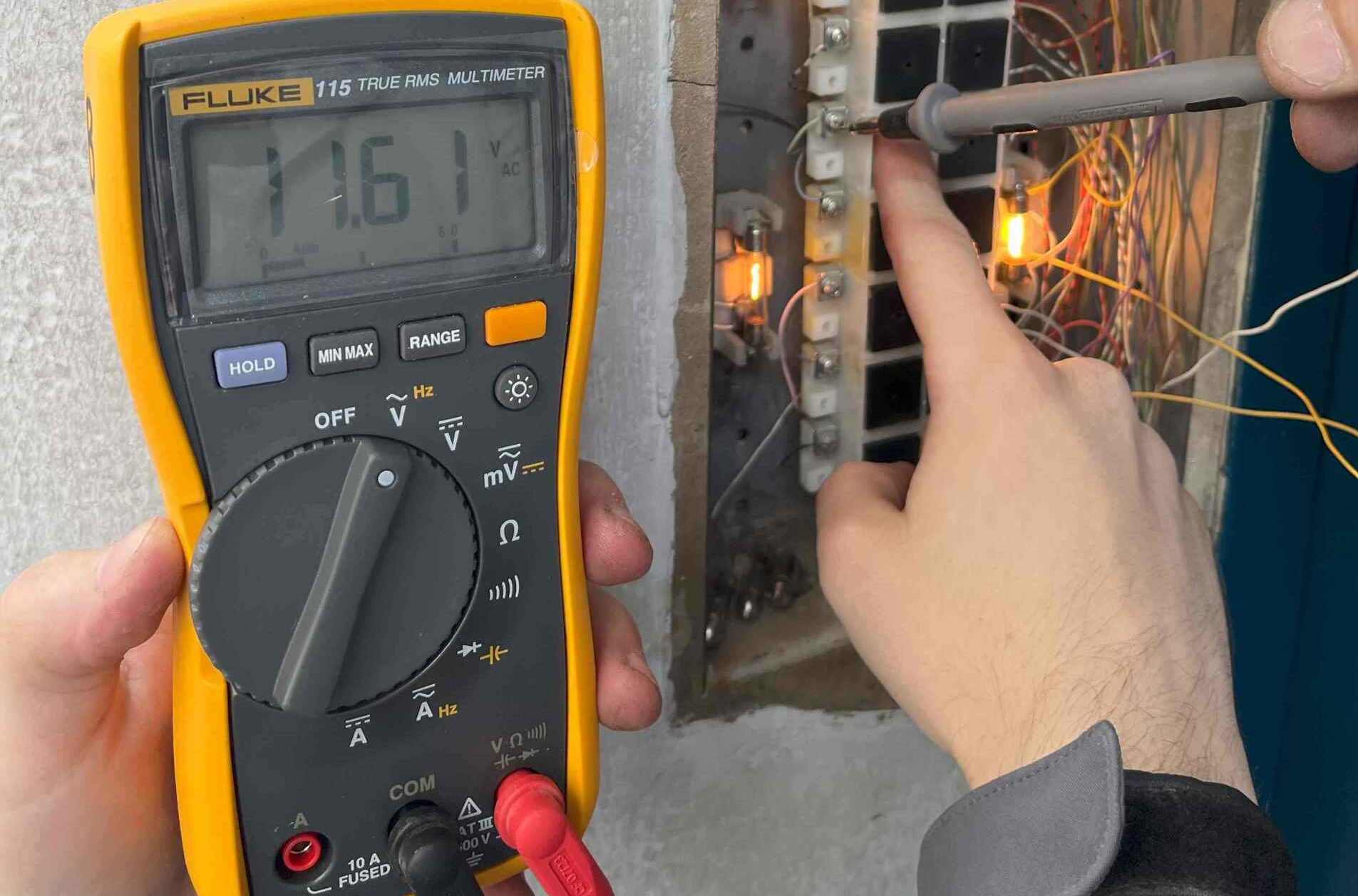 24/7 Elektriker Notdienst: Sofort-Service bei Störungen und Stromausfall.